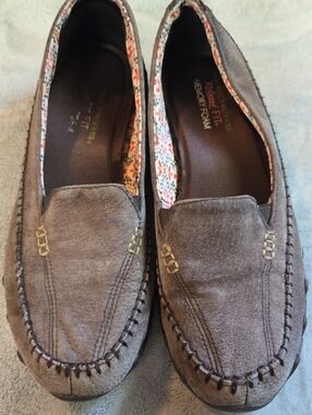 Skechers Women's Gray Suede Slip-On Loafers 8.5